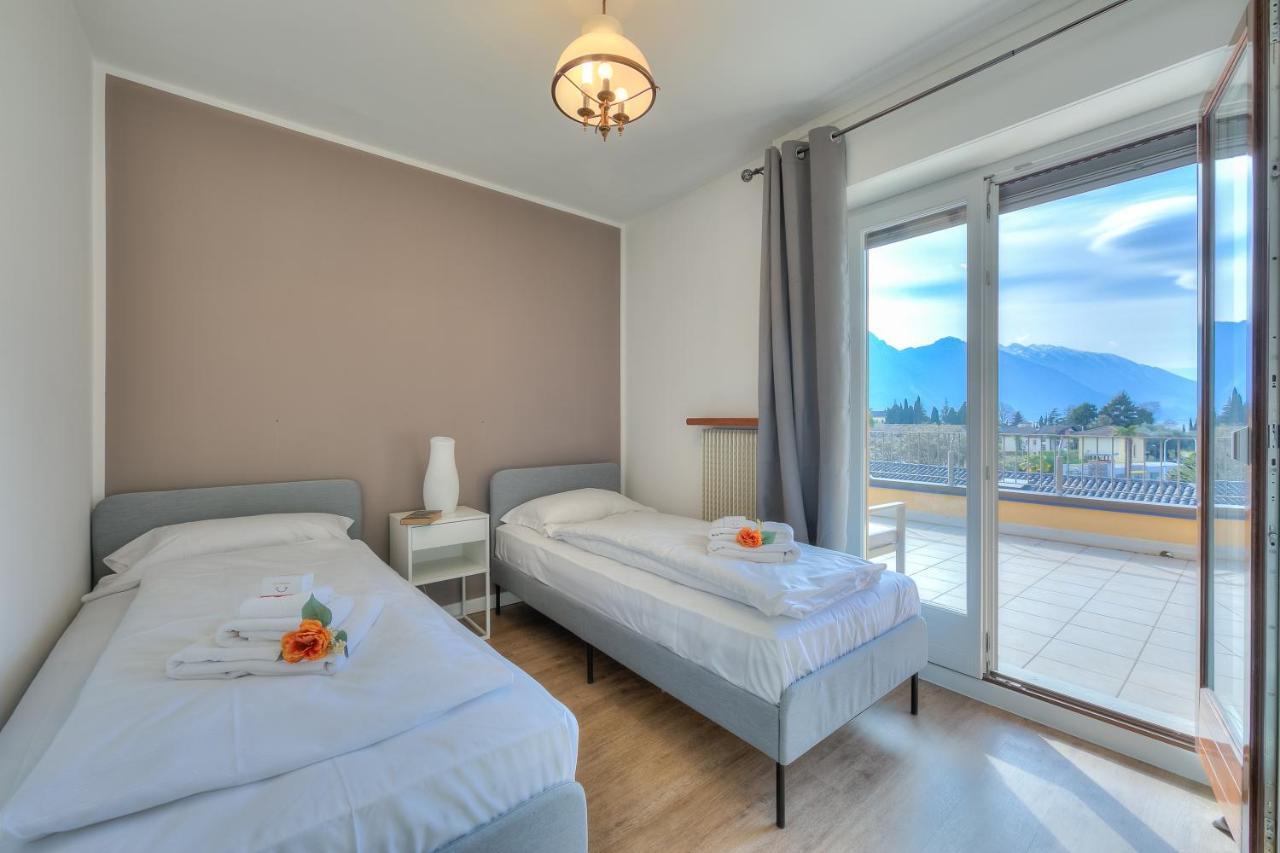 Antares150M From The Lake - Happy Rentals Riva del Garda Esterno foto
