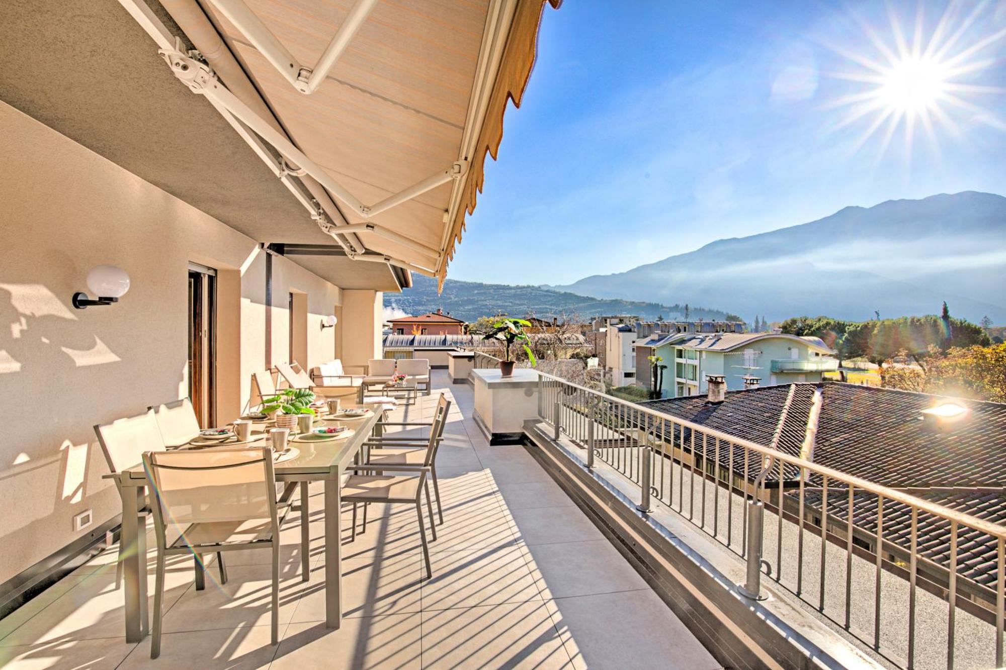 Antares150M From The Lake - Happy Rentals Riva del Garda Esterno foto